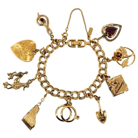 Vintage MONET Gold Tone Charm Bracelet w/ Nine Charms