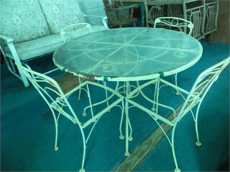 Vintage Mid Century Modern Twisted Wrought Iron Table & 4 Chairs