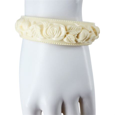 Vintage Molded Plastic Floral Bangle Bracelet