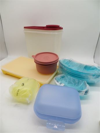 NEW VINTAGE TUPPERWARE CEREAL STOR, HOT DOG KEEPER, SMALL CONTAINER