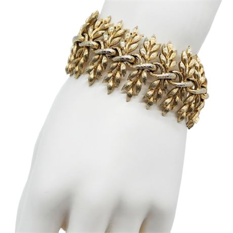 Vintage LISNER Gold Tone Textured Laurel Motif Bracelet