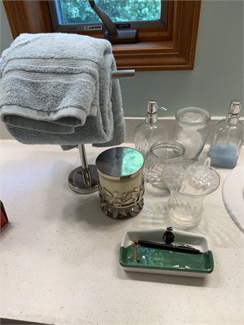Bathroom Decor, Towels & Rack