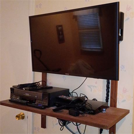 Home Entertainment Bundle – Toshiba VHS W528, Sony Blu-ray, Roku & More