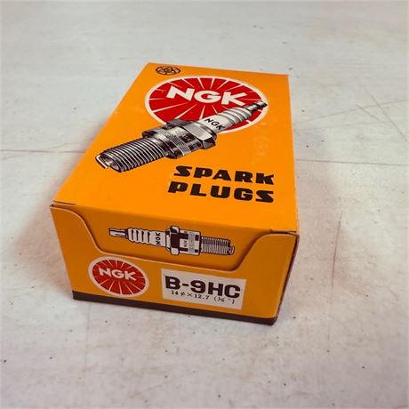 NOS Case NGK Spark Plugs B9HC