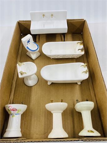 Vtg Miniature Bathtubs + Sinks
