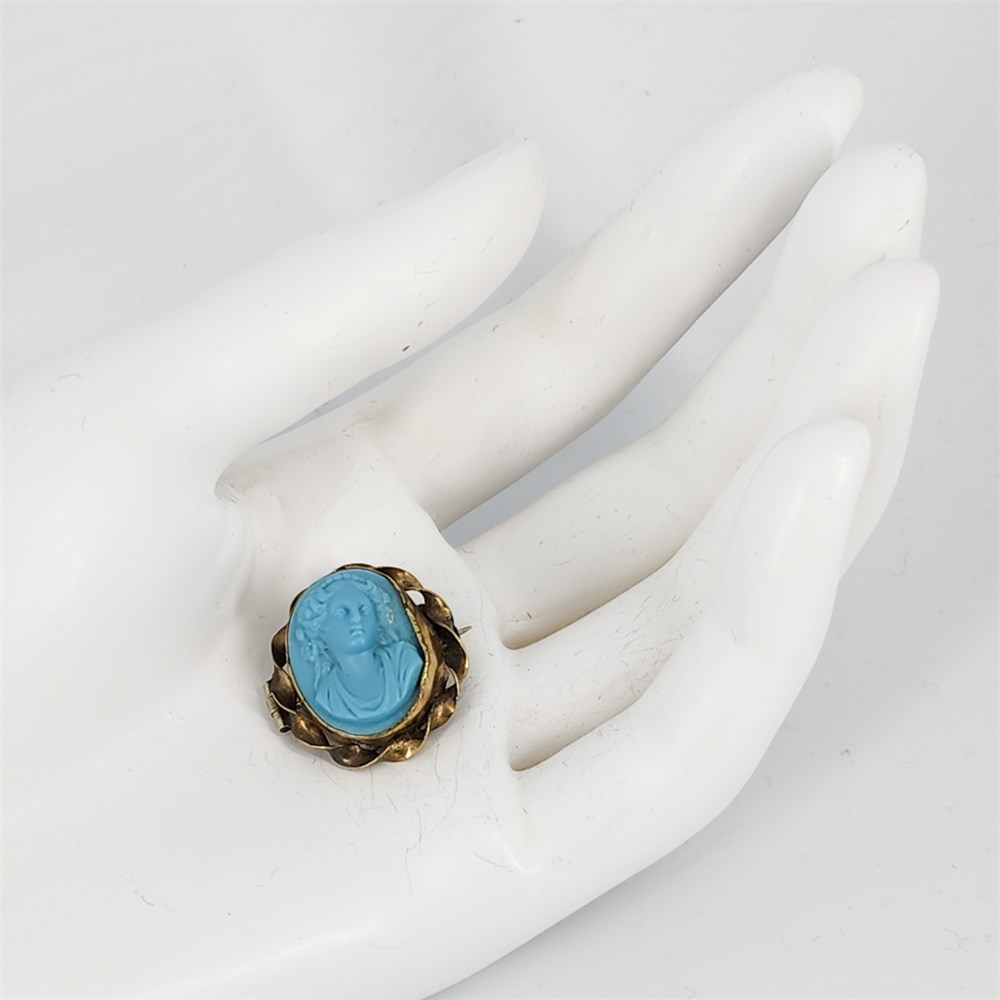 Great Lakes VNTG - Victorian Blue Glass Cameo Brooch