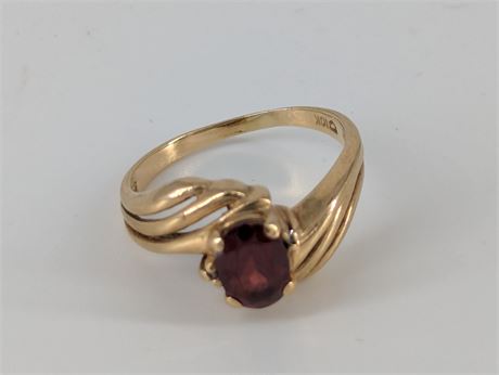 10k Gold, Garnet w/Diamond Chips Ring Sz. 5