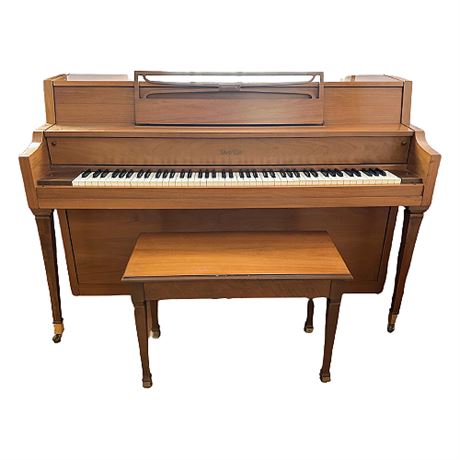 Hampton Maple Spinet Piano