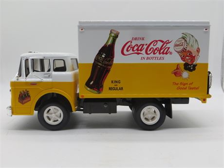 Ertl Coca Cola Delivery Truck Cast Iron