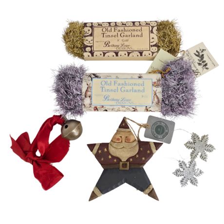 Mixed lot of Ornaments & Tinsel