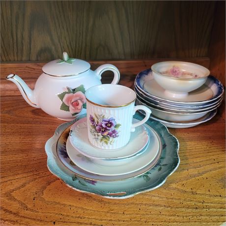 Porcelain Plate / Teapot / Tea Cup Lot