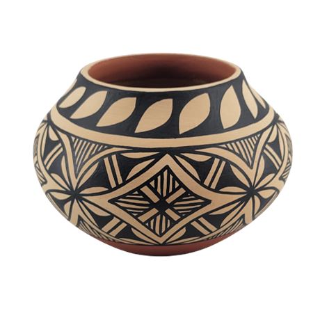 Dorela Tosa Jemez Handmade Pottery Signed Native American Pottery Pot