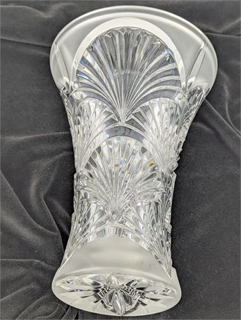 Gorgeous heavy cut glass fan shell cut vase