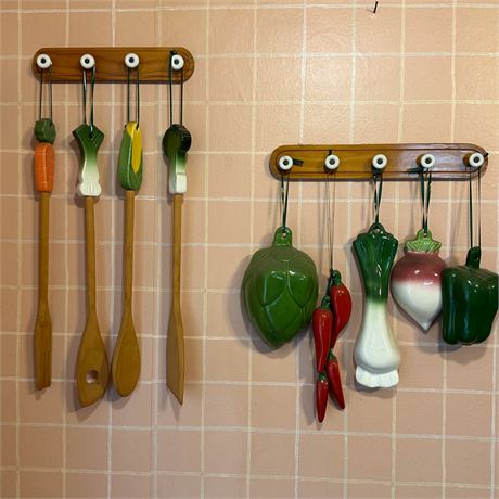Decorative Fruit & Veggie Spoons & Measuring Cups