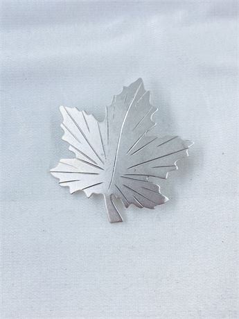 Vtg Bond Boyd Sterling Maple Leaf Pin