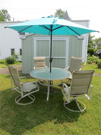 HAMPTON BAY PATIO SET TABLE & 4 CHAIRS & UMBRELLA W/STAND