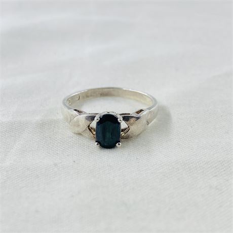 2.7g Sterling Ring Size 9.25