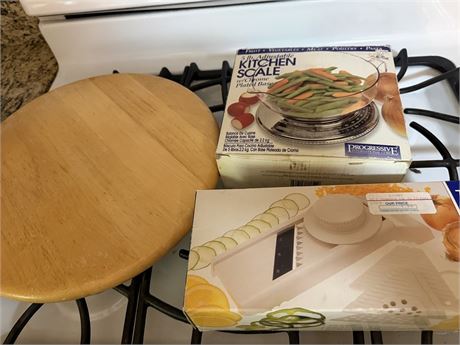 Lazy Susan Mandolin & Kitchen Scale