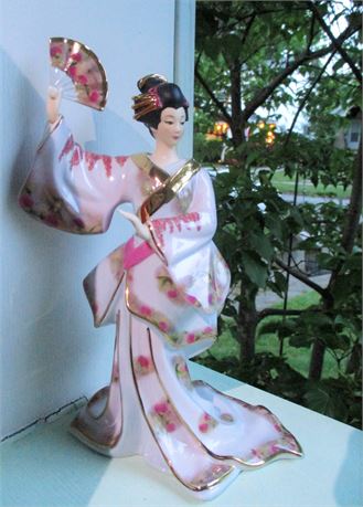 2004 Bradford Exchange Silken Whispers Asian Figurine ~ Reflections of Love ~