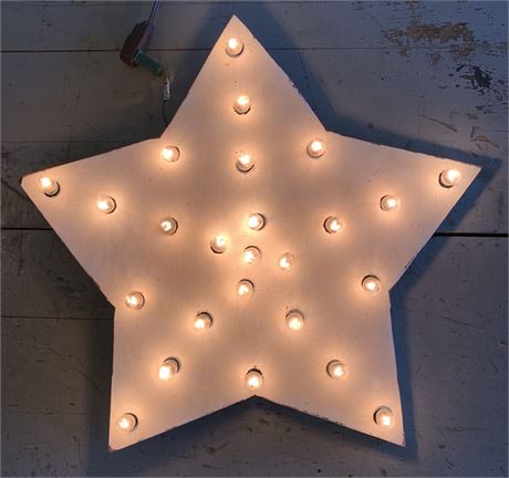 X-Large 24” White Washed Wood Farmhouse Illuminated Star Decoration