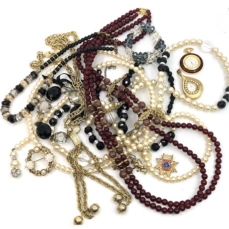 Vintage Jewelry Lot- Burgundy Rampart Lion Beaded Necklace, Crystal Beaded, 1928