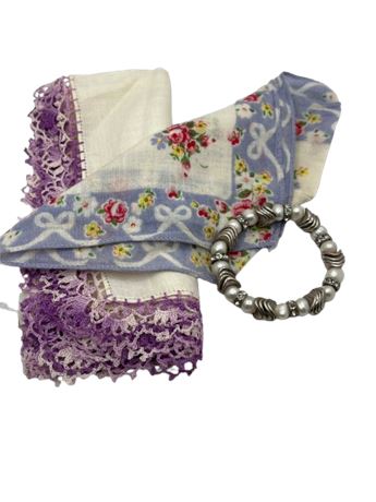 Jewelry and hanky’s lot