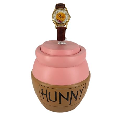 NIB Disney Watch Collectors Club Series VI Winnie the Pooh Fossil Watch