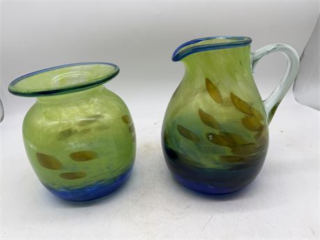Scouffle A La Bouch Art Glass Pitcher & 2 Vases