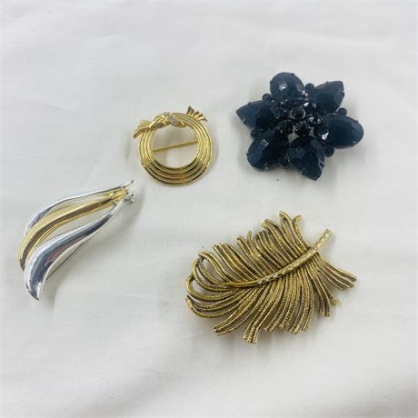 Brooch Lot