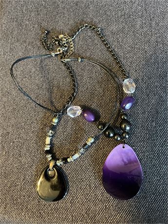 Two piece glass and metal pendant necklace slot
