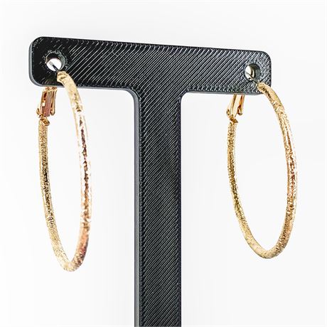 Vintage Textured Gold-Tone Hoop Earrings – Latch-Back Closure