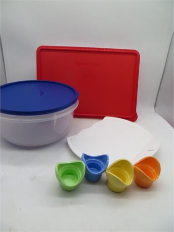 NEW VINTAGE TUPPERWARE COLD CUT KEEPER CHILI COLOR, LARGE BOWL W/BLUE LID