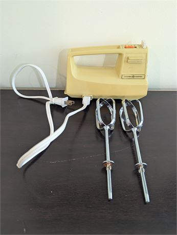 Vintage GE Hand mixer