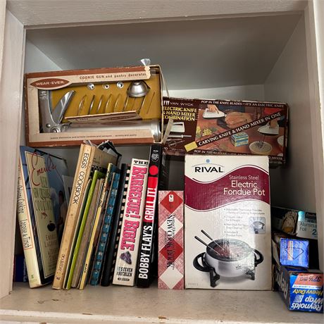 Kitchen Cabinet Buyout w Cookbooks