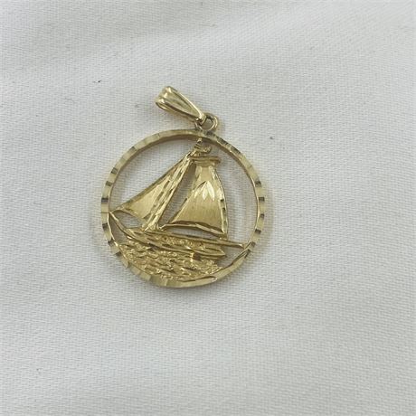 2.76g 14k Gold Pendant