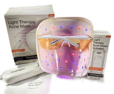 Neutrogena Light Therapy Mask & Bottle of Sealed Activator