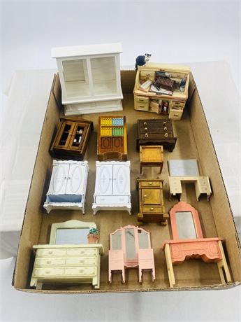 Lot of Vtg Miniature Furniture