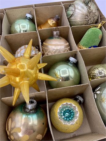 Lot of 12 Vintage Gold & Moss Atomic Shiny-Brite Glass Ornaments