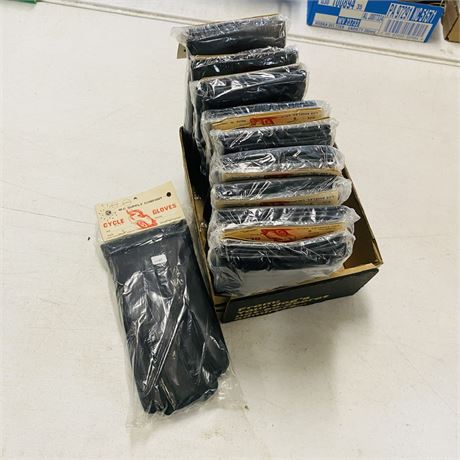 10 Pairs NOS MC Supply Gloves - Medium