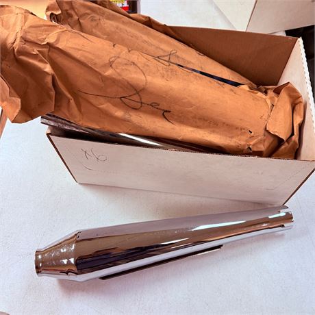 6 NOS Harley Davidson Mufflers