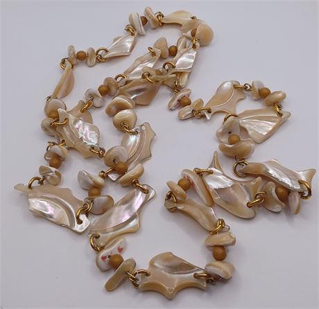 Vintage shell carved necklace 38 in beautiful
