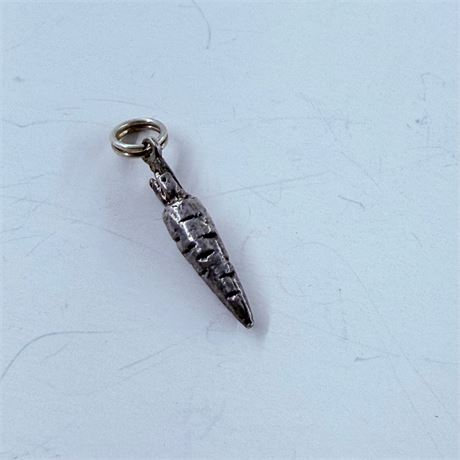 1.6g Sterling Carrot Pendant / Charm