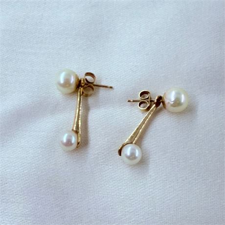 1.96g 14k Gold Earrings