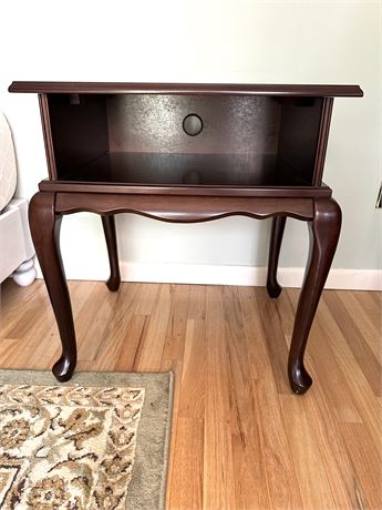 Night Stand / Table