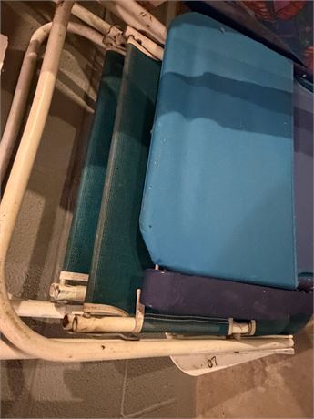 2 Outdoor Chairs & Beach Chair