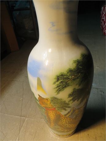 Jaquar Vase w/Bamboo
