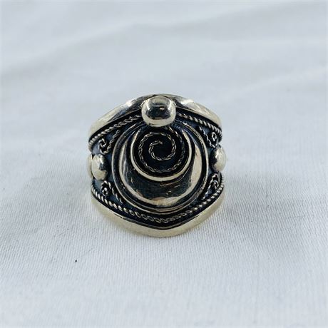 7.3g Sterling Ring Size 7.5