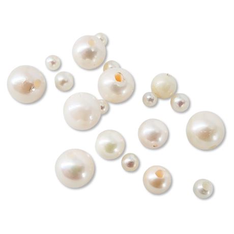 Nineteen Genuine Pearl Beads from Approx 2.5mm to 7mm