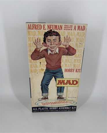 Alfred E. Neuman Model Kit