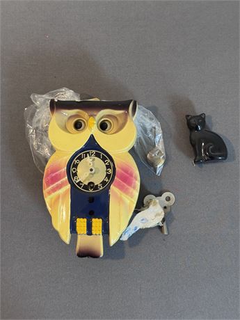 Mi-Ken Owl Clock & Cat Tape Measure